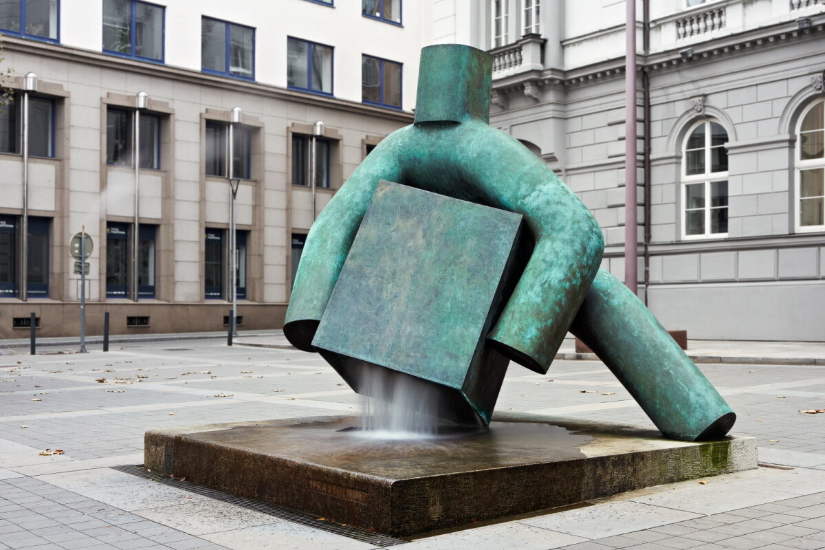 Spravedlnost - prohlídka sochařské realizace s Jaroslavem Hamžou